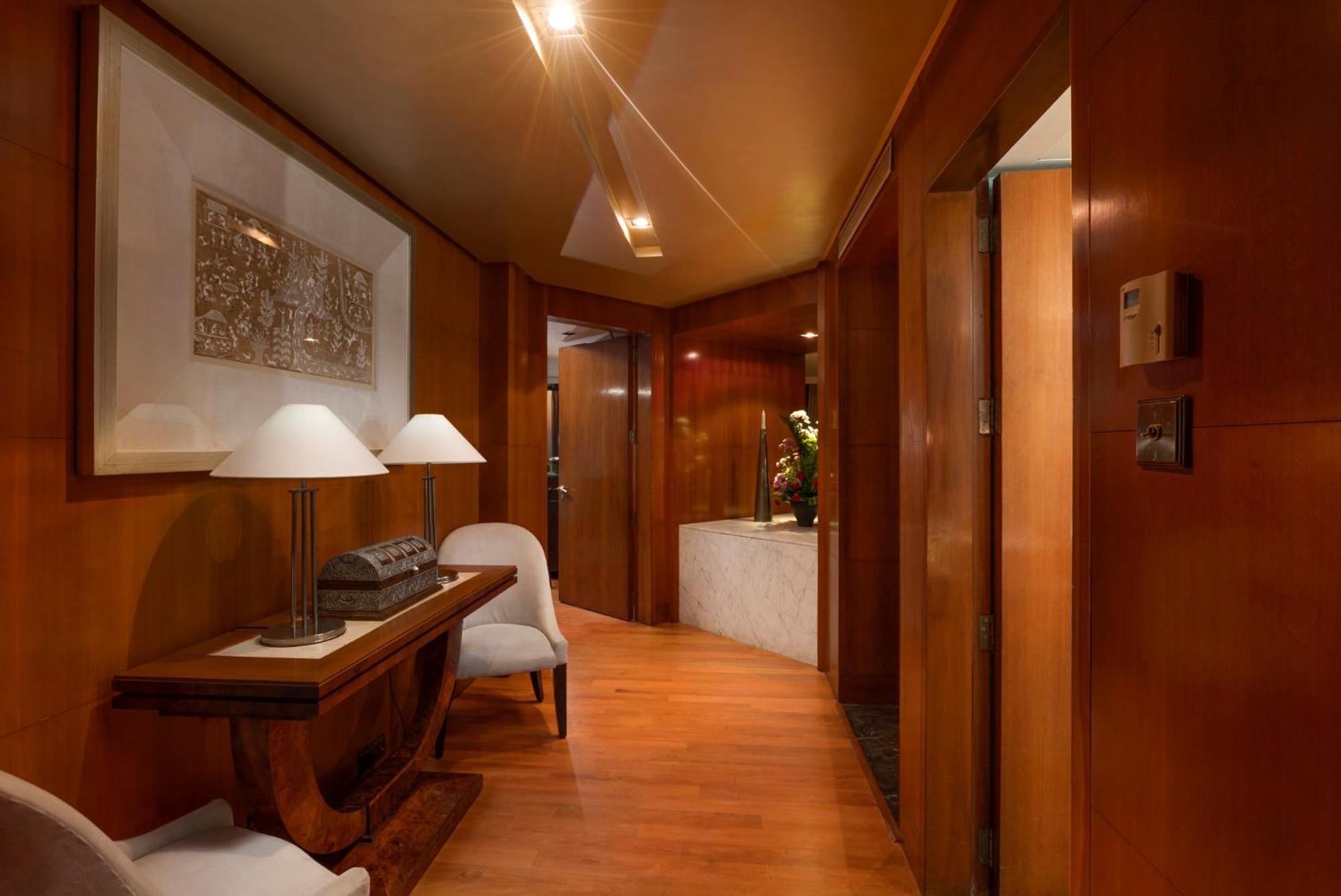 Отель Intercontinental Marine Drive Mumbai By Ihg Экстерьер фото