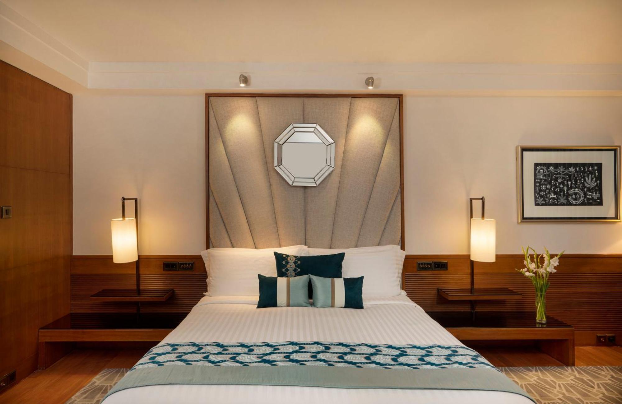 Отель Intercontinental Marine Drive Mumbai By Ihg Экстерьер фото