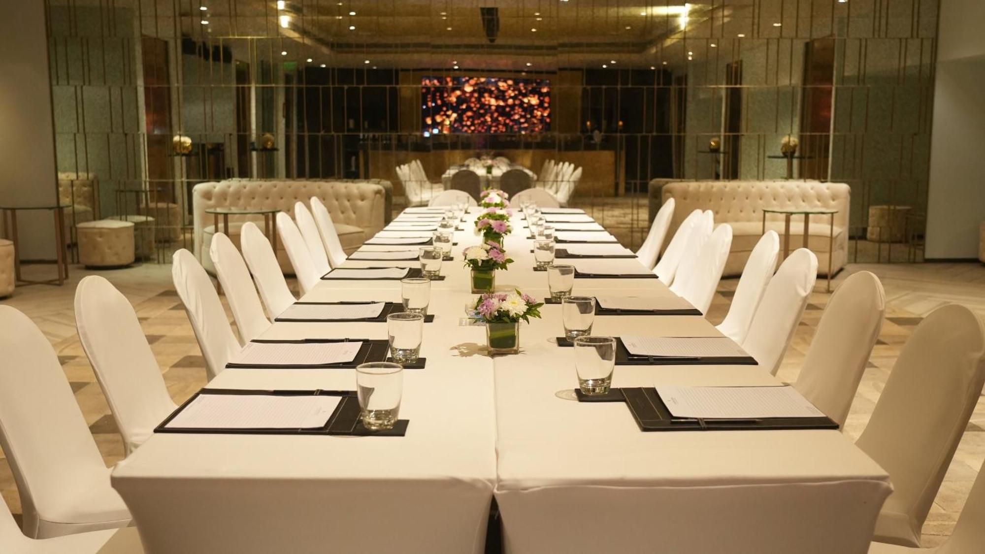 Отель Intercontinental Marine Drive Mumbai By Ihg Экстерьер фото